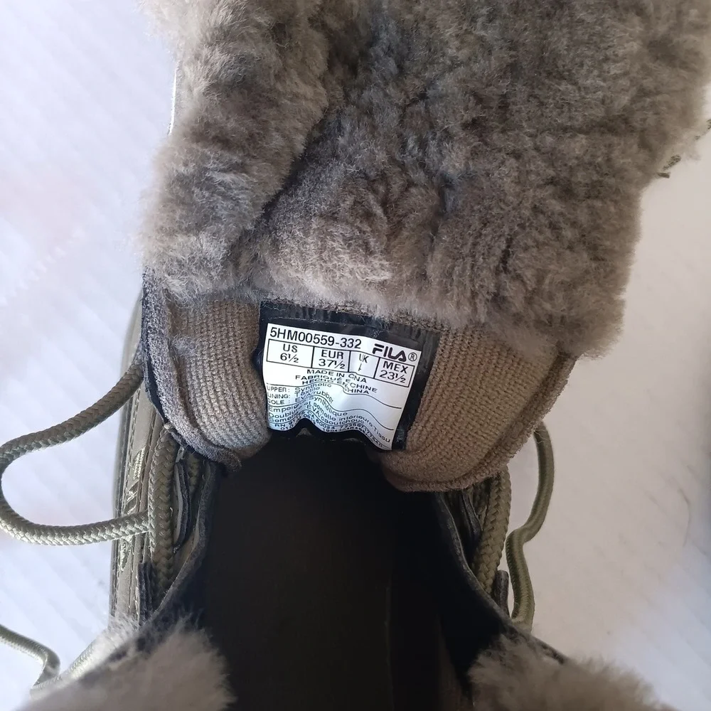 Fila Disruptor Shearling Boot Women 6.5 Olive Green Platform 5HM00559-332